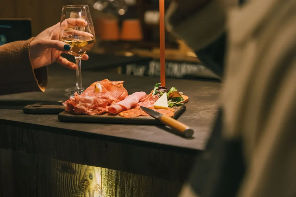 aperitif vin tapas la mandia