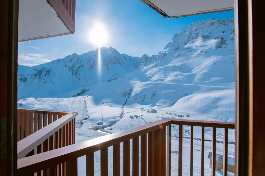 vue montagne neige piste ski