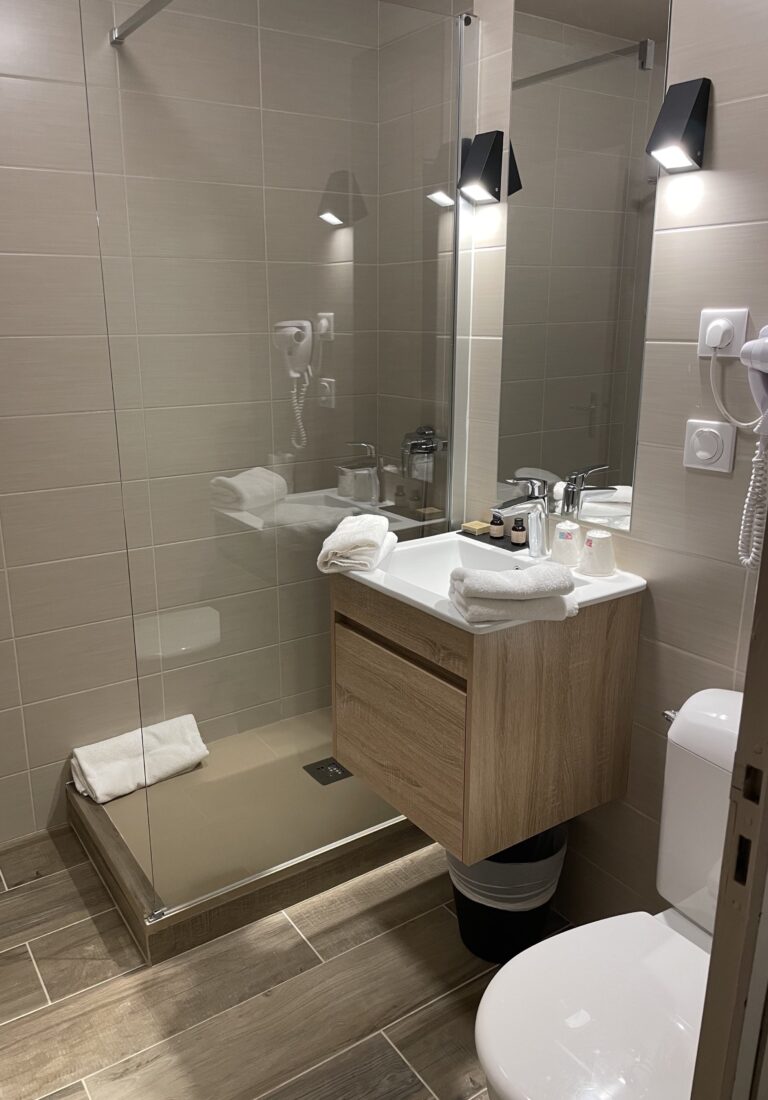 salle d'eau chambre douche